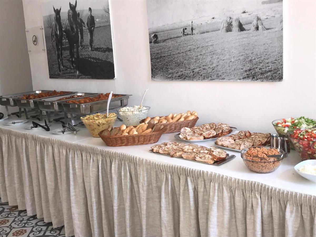 Cett Hotel Náměšť nad Oslavou Екстериор снимка